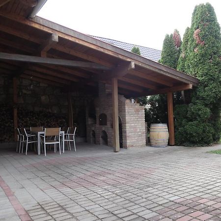 Falusi Vendeghaz Etyek Exterior photo