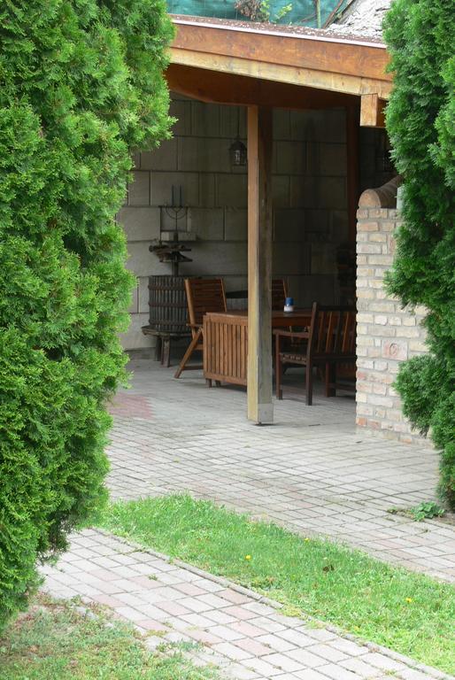 Falusi Vendeghaz Etyek Exterior photo
